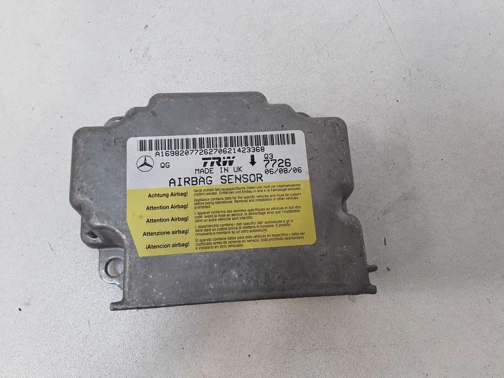 Drošības spilvenu vadības bloks A1698207726