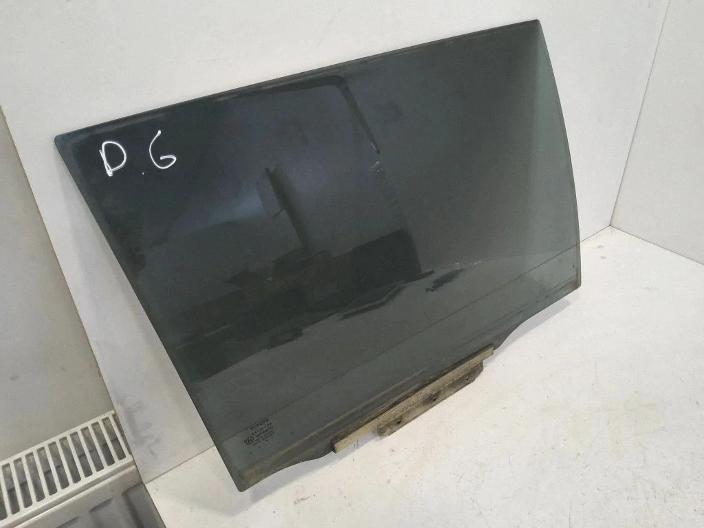 Rear door window glass – rear right