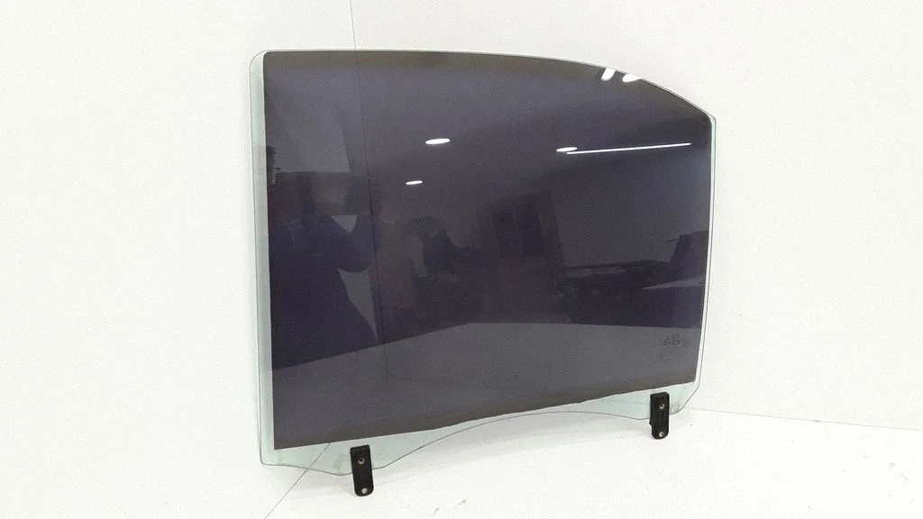 Rear door window glass – KIA Sorento (2002-2009)