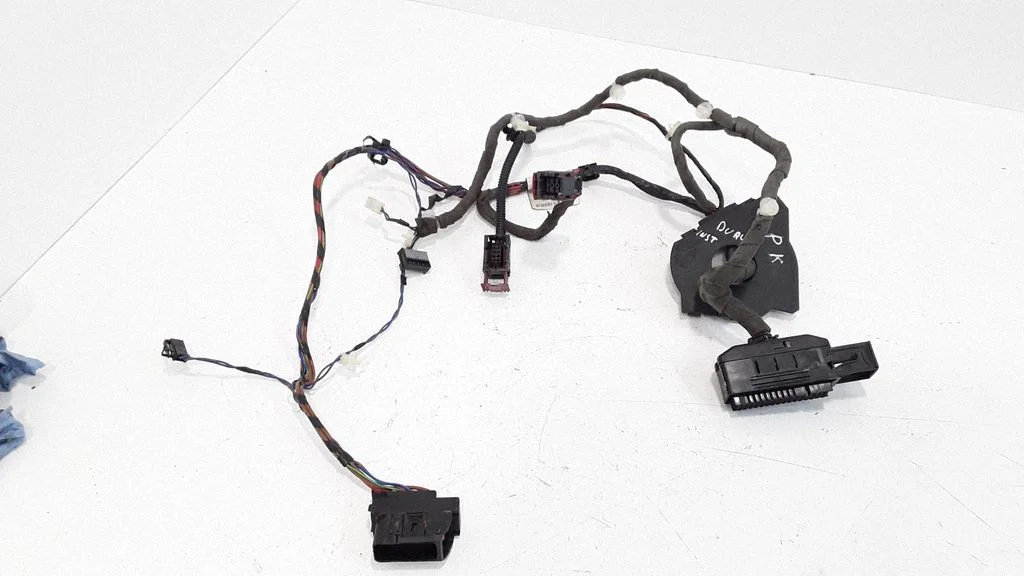 Front door wiring loom – front left