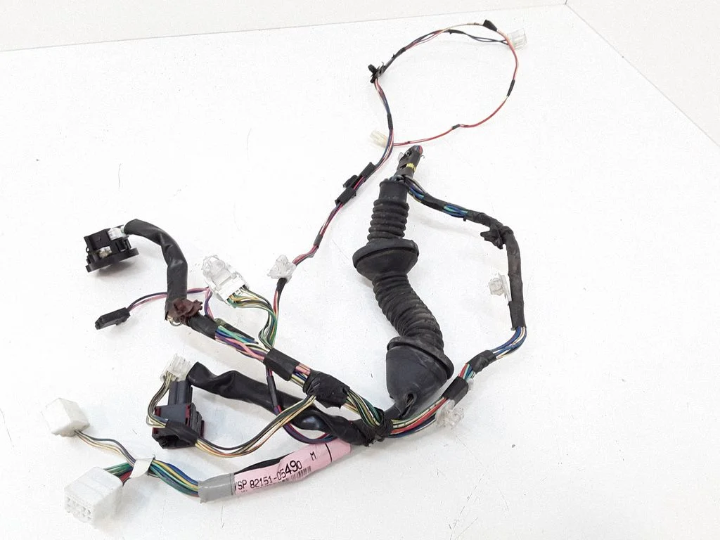 Front door wiring loom – Toyota Avensis T250 (2003-2006)