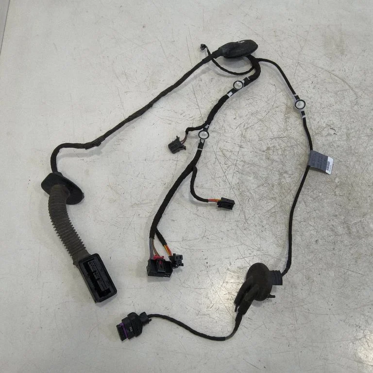 Tagaukse juhtmestik 8K0971687AG