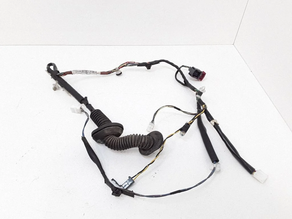 Rear door wiring loom – Toyota Avensis T250 (2003-2006)