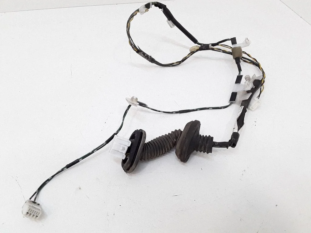 Rear door wiring loom – Toyota Corolla Verso E121 (2004-2007)