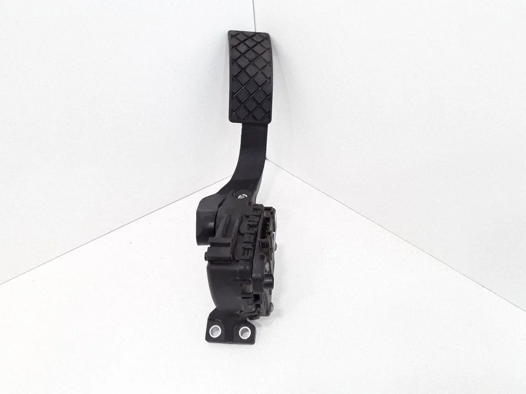 Accelerator throttle pedal 8D1723523N