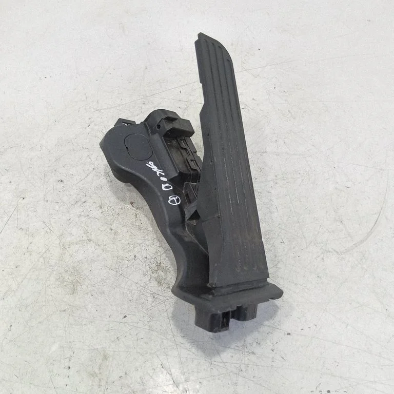 Accelerator throttle pedal 1K1721503P