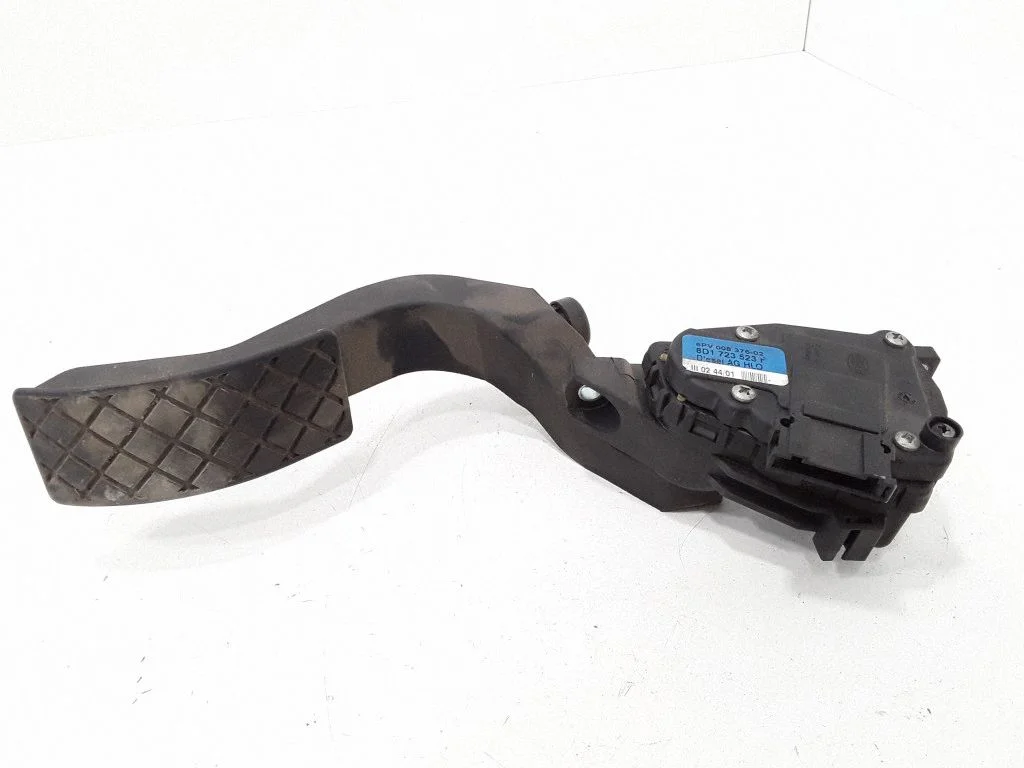 Accelerator throttle pedal 8D1723523F