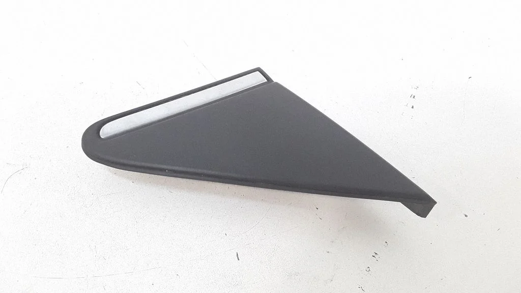 Plastic wing mirror trim cover – Toyota Avensis T250 (2003-2006)