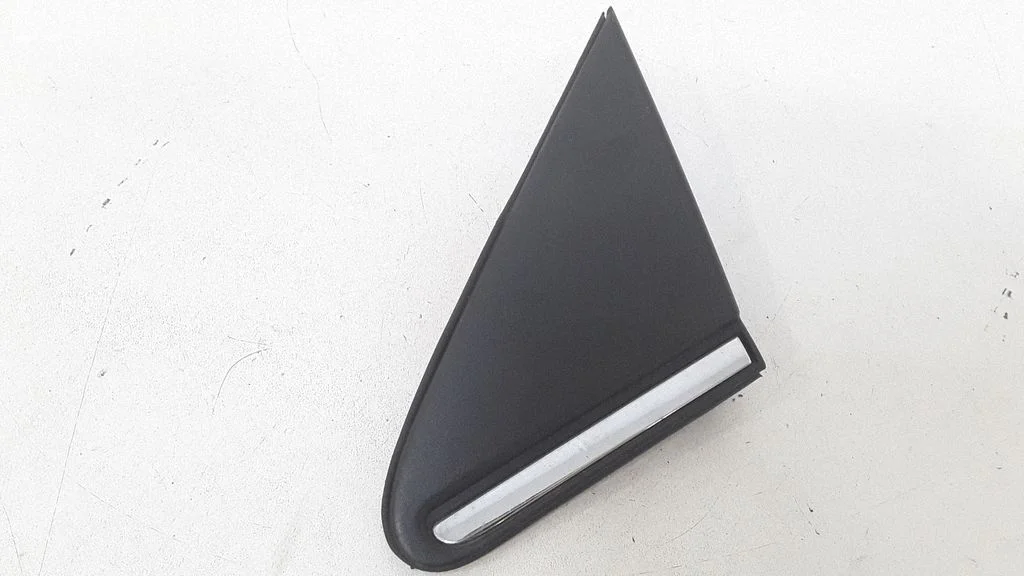 Plastic wing mirror trim cover – Toyota Avensis T250 (2003-2006)