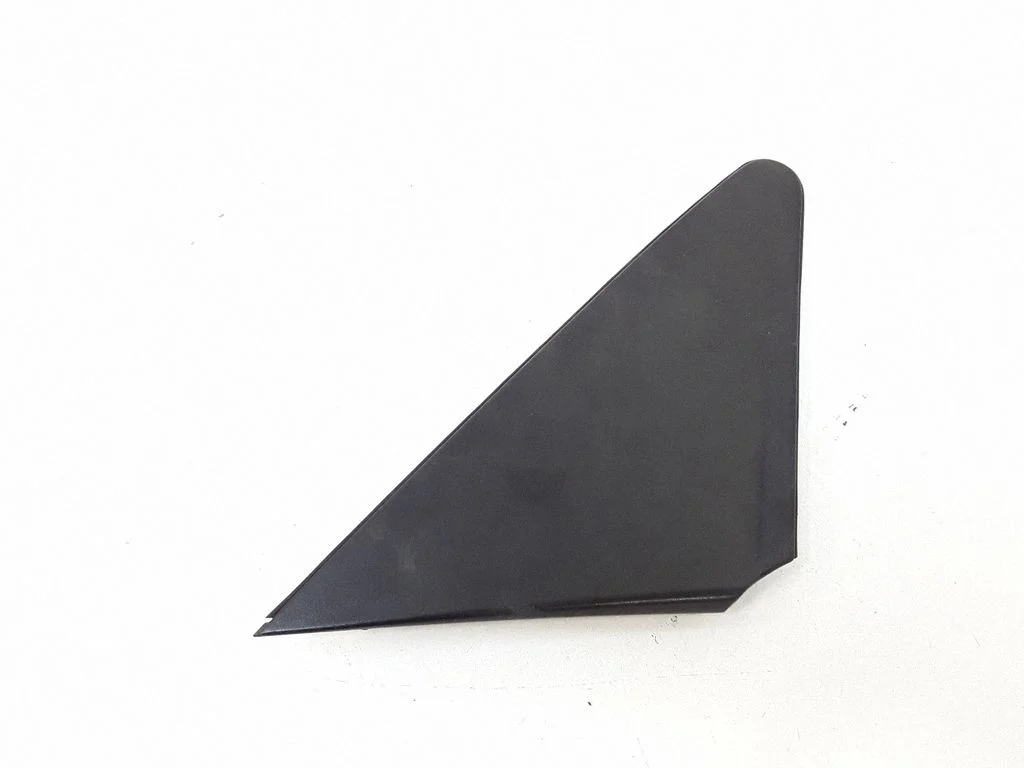 Välispeegli plastkate – parem