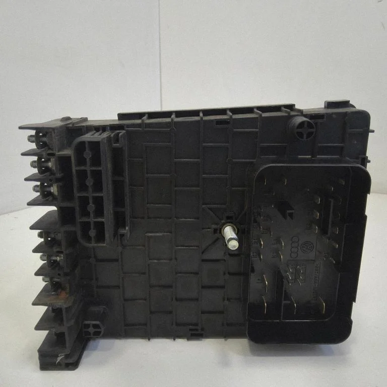Drošinātāju bloks – Volkswagen Passat CC (2008-2016)
