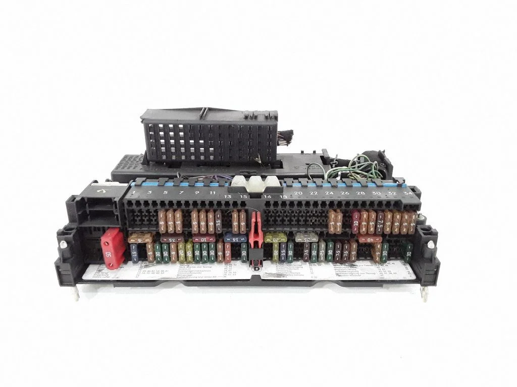 Fuse module 8364540