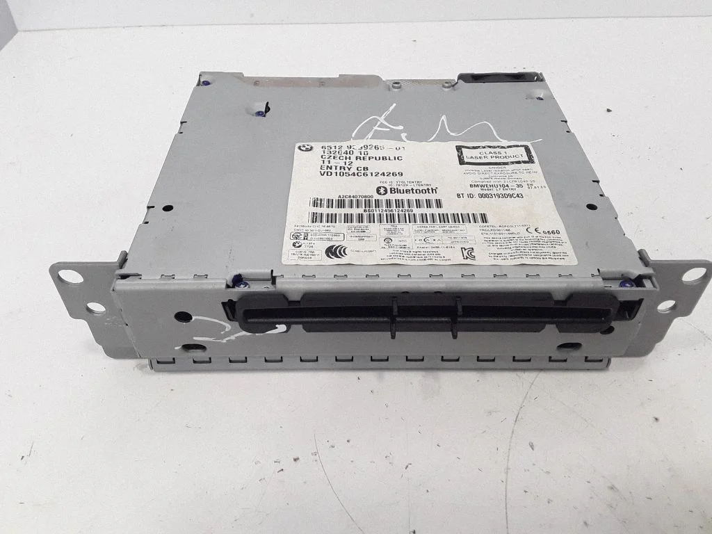 Radio/CD/DVD/GPS head unit 9357988