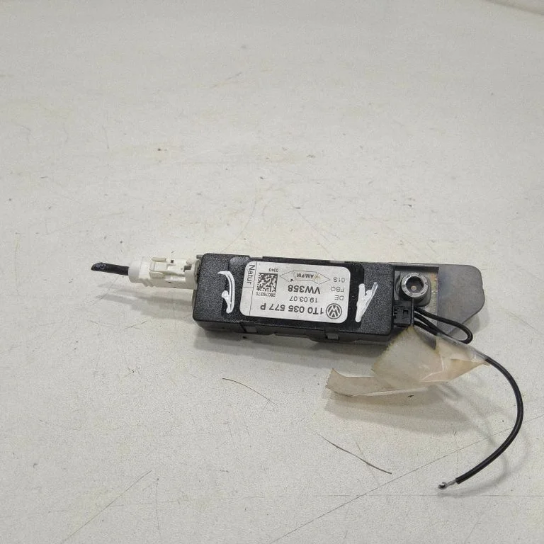 Antenas pastiprinātājs 1T0035577P