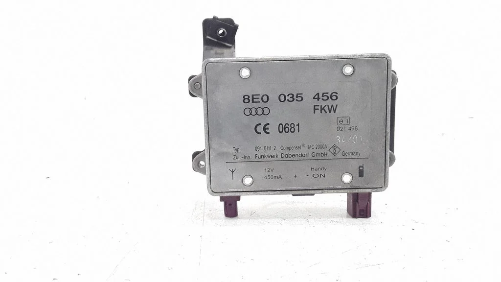 Wzmacniacz antenowy – Audi A4 S4 B6 8E 8H (2001-2005)