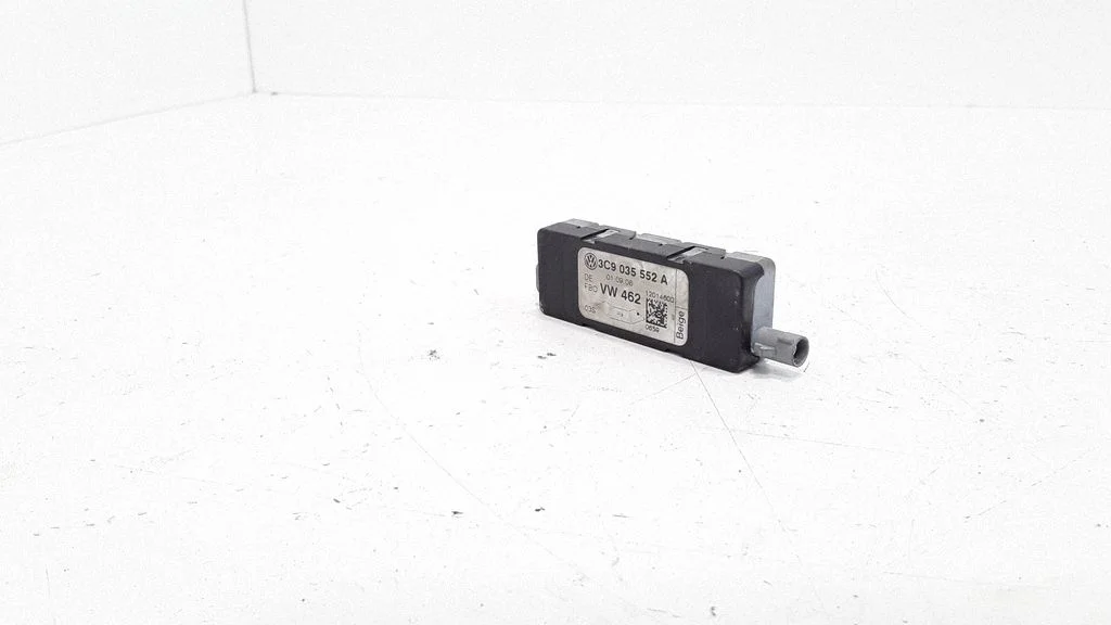 Aerial antenna amplifier – rear