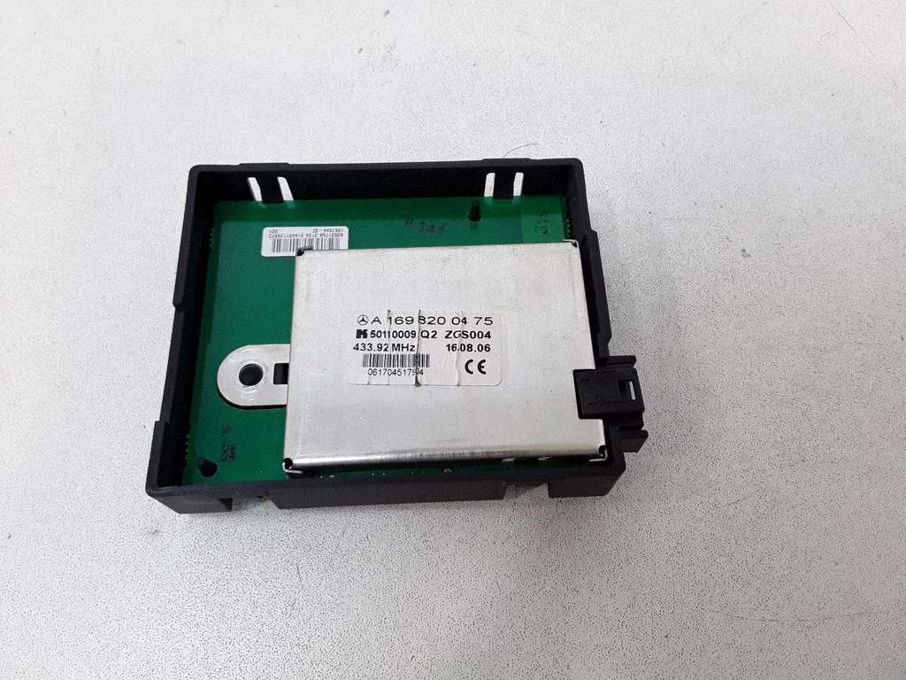 Antenas pastiprinātājs A1698200475