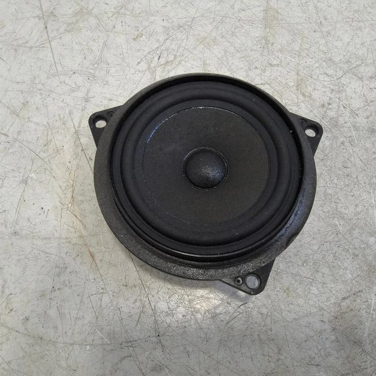 Skaļrunis (-ņi) priekšējās durvīs 9289636
