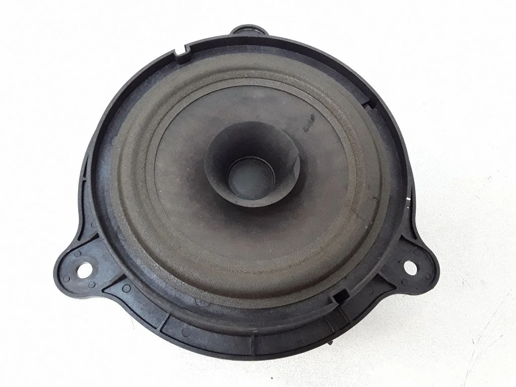 Front door speaker – Nissan Almera N16 (2000-2010)