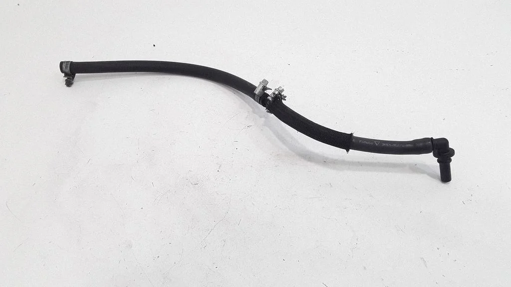 Fuel line/pipe/hose – Volvo V50 (2004-2007)