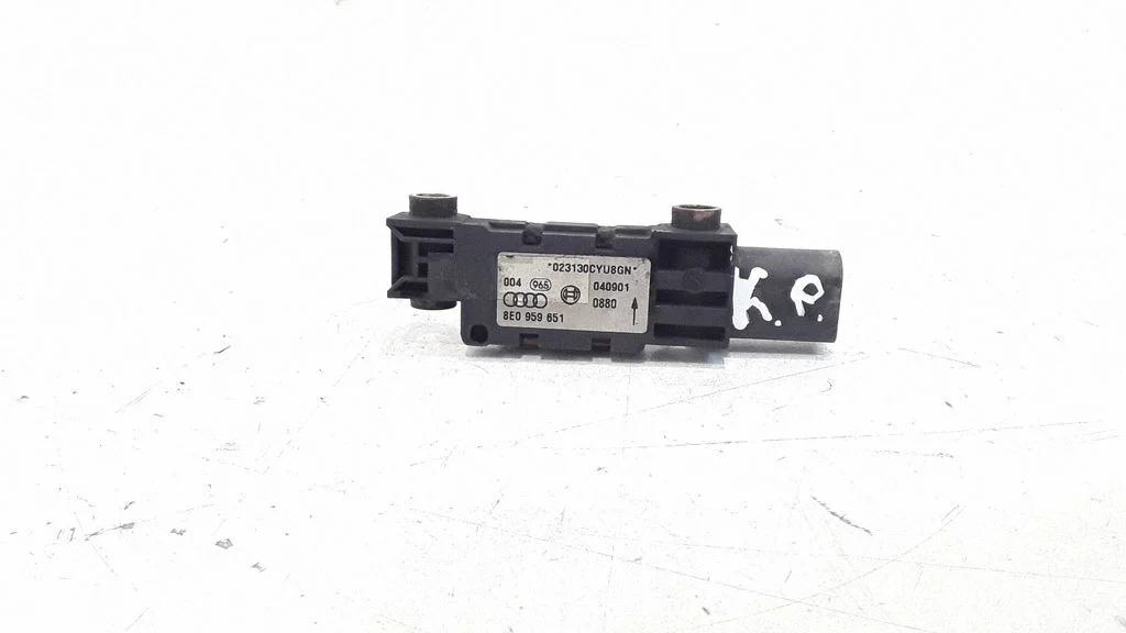 Drošības spilvenu trieciena sensors 8E0959651