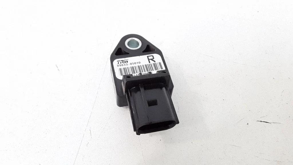 Airbag deployment crash/impact sensor – Toyota Avensis T250 (2003-2006)