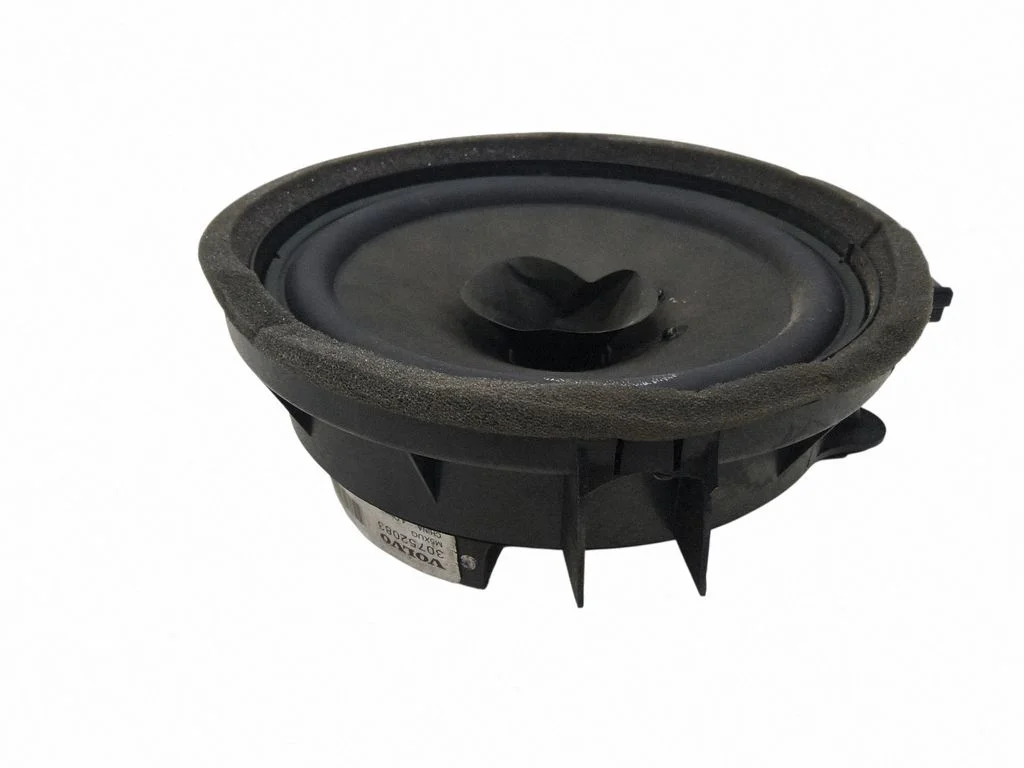 Skaļrunis (-ņi) aizmugurējās durvīs 30752083