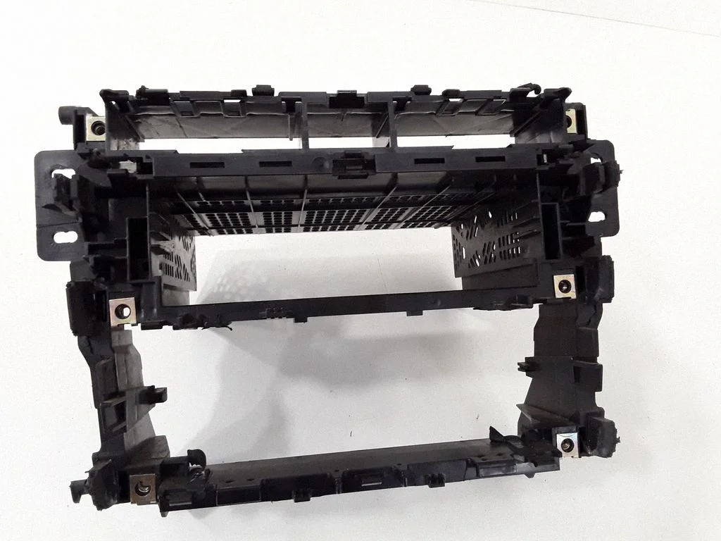 Radio/GPS head unit trim