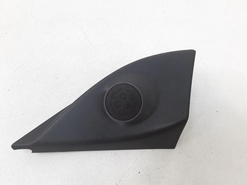 Front door high frequency speaker