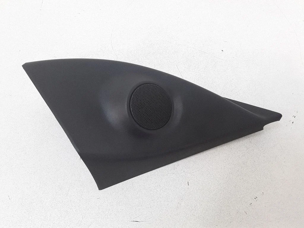 Front door high frequency speaker