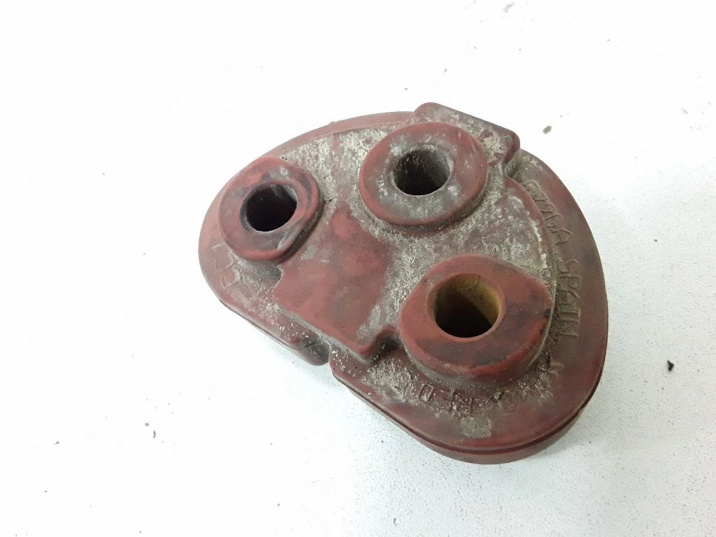 Summuti kinnitus/ hoidik C115A262AA – Saab 9-3 Ver2 (2003-2007)