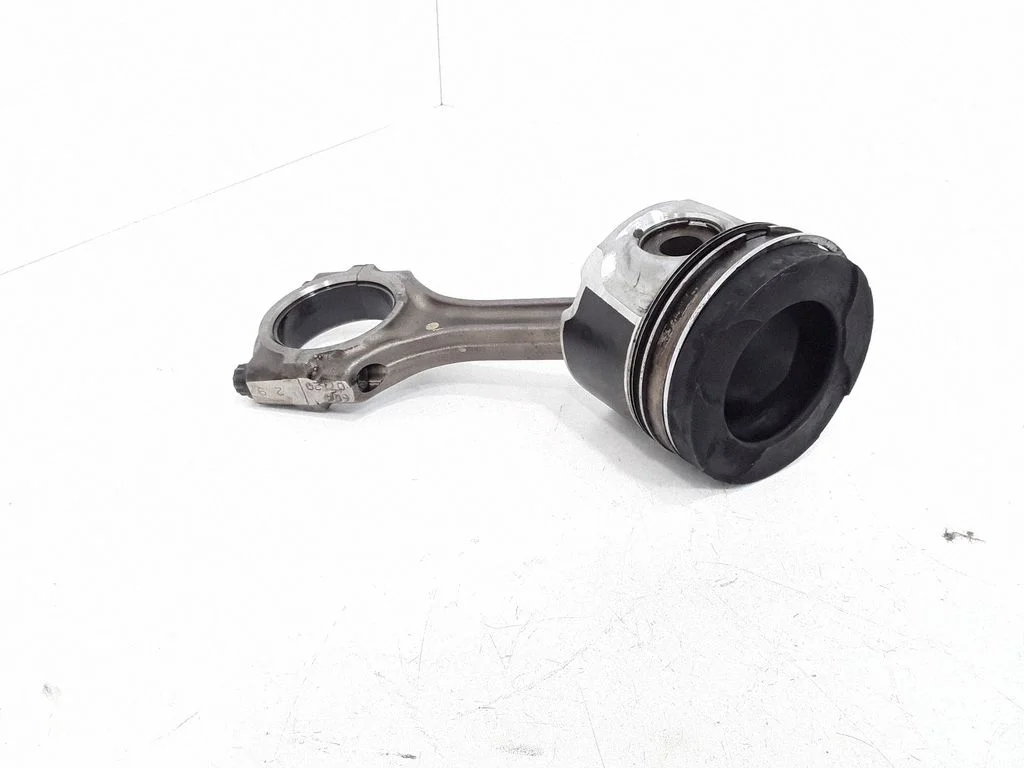 Piston with connecting rod 6GA07120
