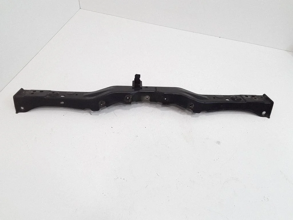 Top upper radiator support slam panel – Toyota Avensis T250 (2003-2006)