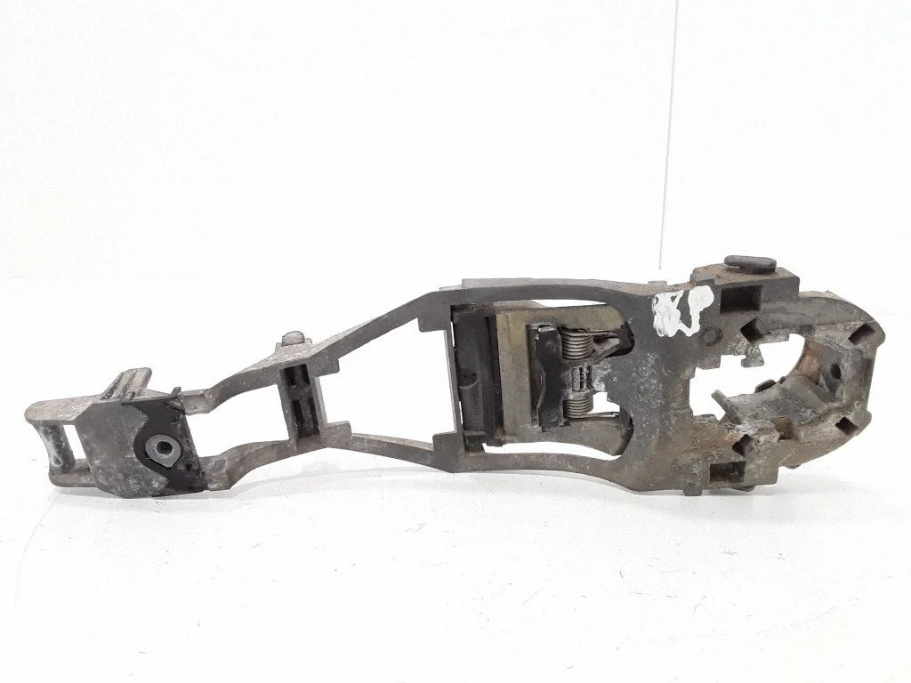 Front door exterior handle/bracket – Skoda Fabia Mk1 (6Y) (1999-2007)