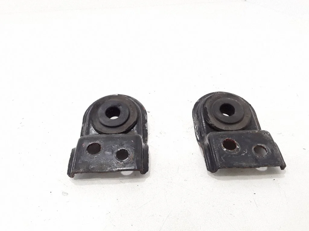 Radiaatori kinnitusklamber – Volvo S40, V40 (1995-2004)