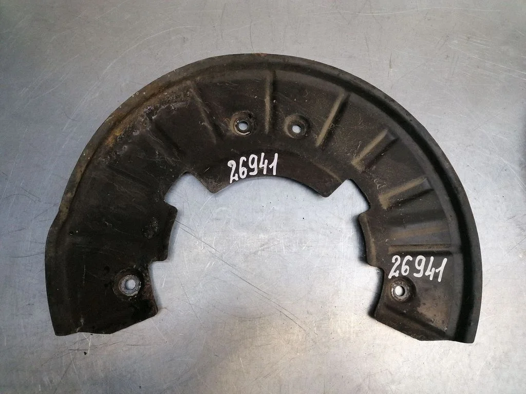 Front brake disc dust cover plate – Volkswagen Touareg I (2002-2010)