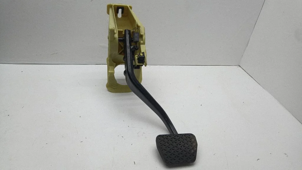 Brake pedal 6782665
