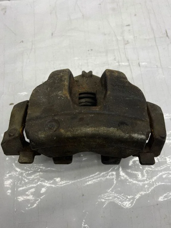 Front brake caliper 31381549