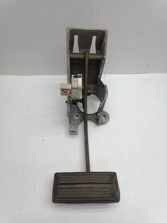 Brake pedal 04683734AB