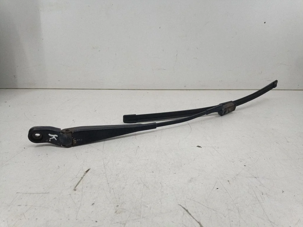 Front wiper blade arm – Skoda Fabia Mk2 (5J) (2007-2014)