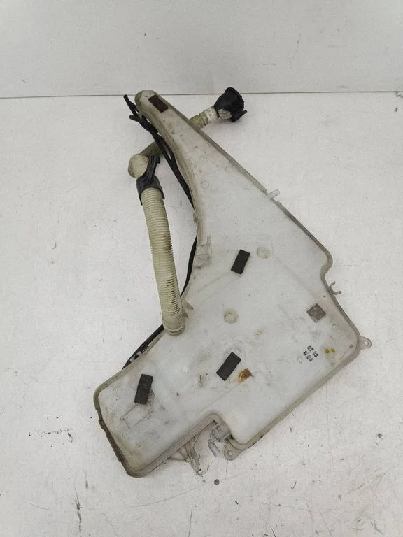 Windshield washer fluid reservoir/tank – BMW 1 Series E81 E87 (2004-2011)