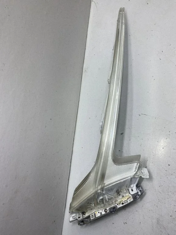Headlight part 10600080450