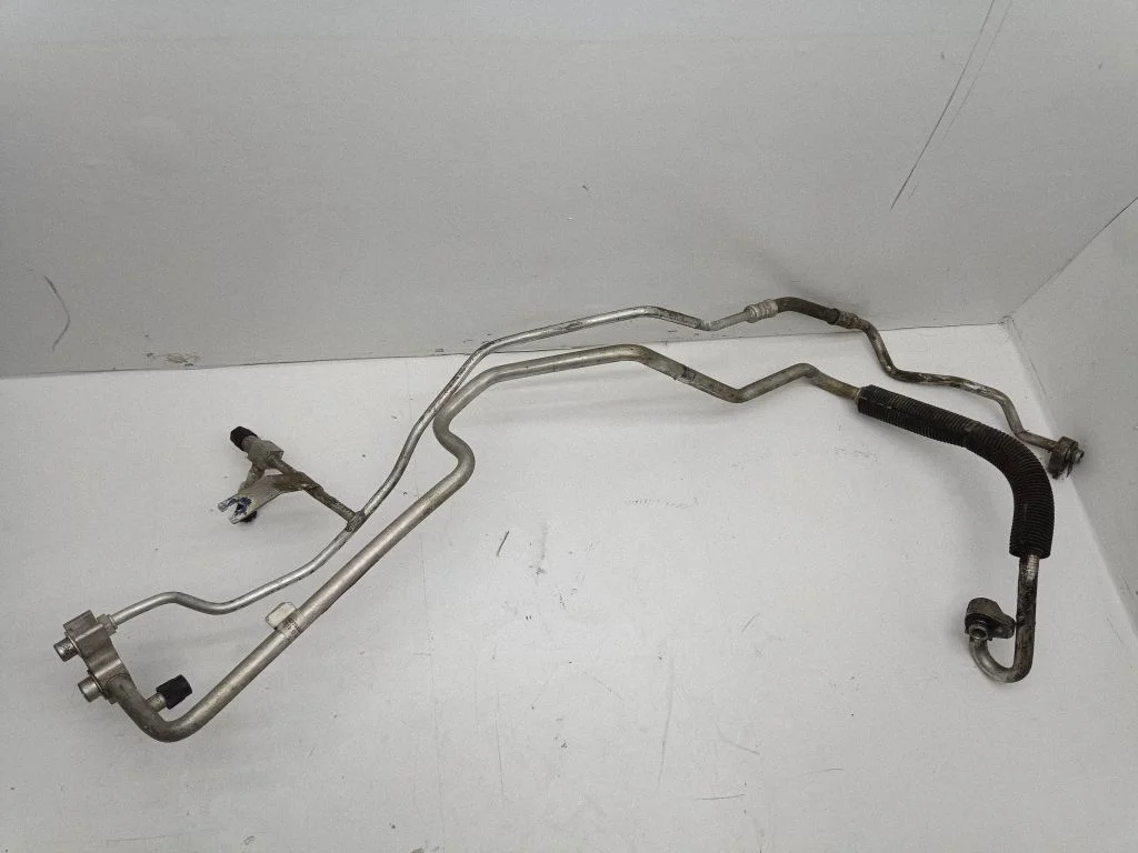 Air conditioning (A/C) pipe/hose 04677684AF