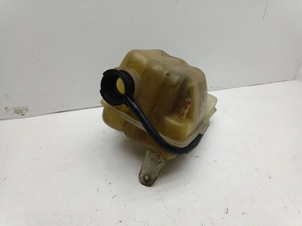 Coolant expansion tank/reservoir 04880498AB