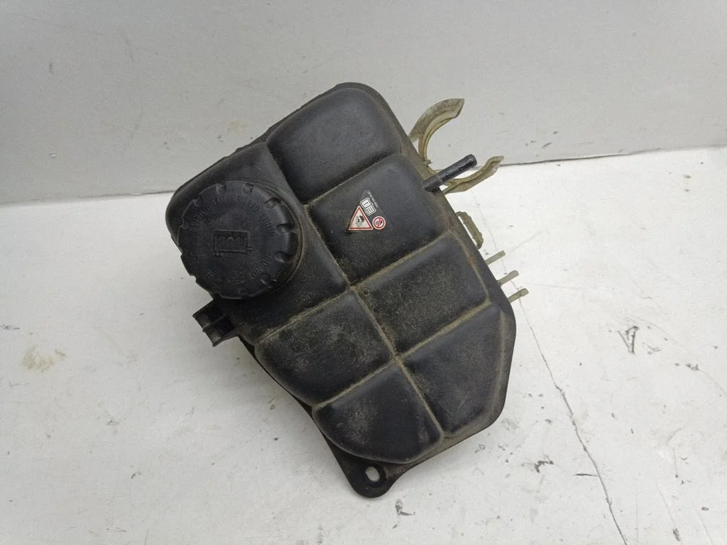 Coolant expansion tank/reservoir 2035000049