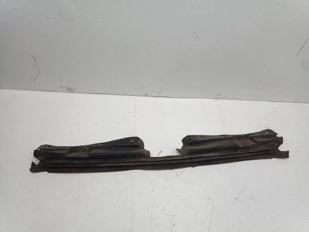 Intercooler air guide/duct channel 04809431AA