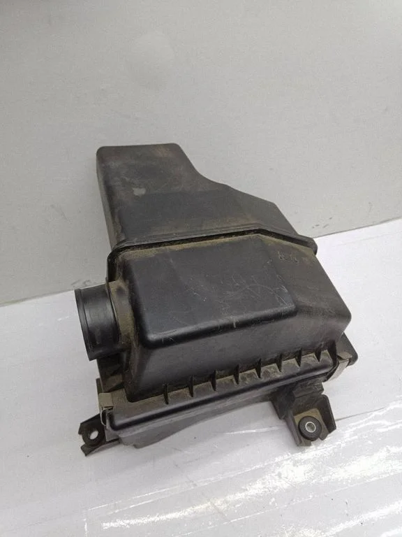 Air filter box MN130286