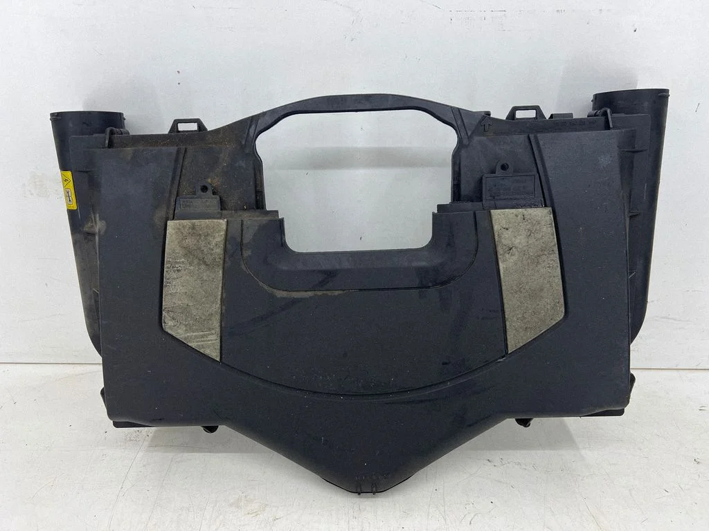 Air filter box – Mercedes-Benz GL-Class X164 (2006-2012)