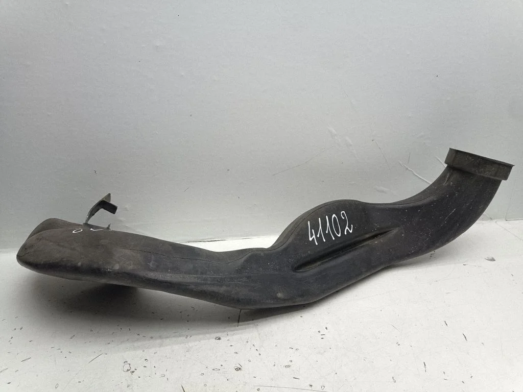 Air intake hose/pipe 135875880