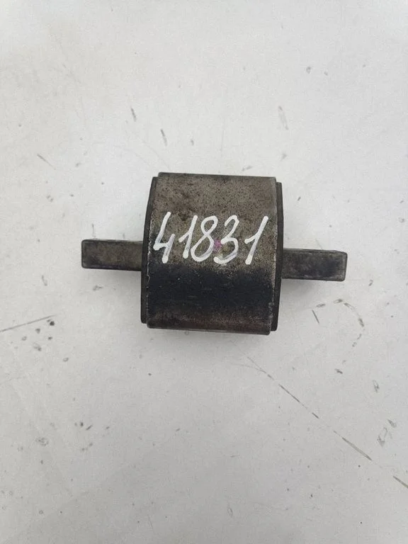 Engine mount bracket 113204GC0A